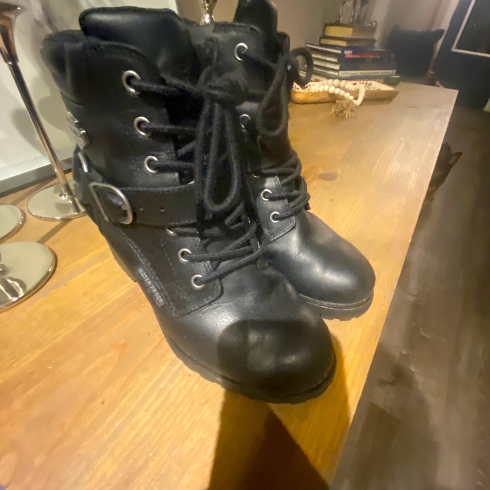 Ladies Harley Davidson boots size 8!